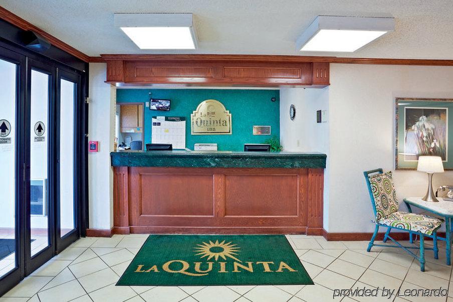 Quality Inn & Suites Warren - Detroit Экстерьер фото